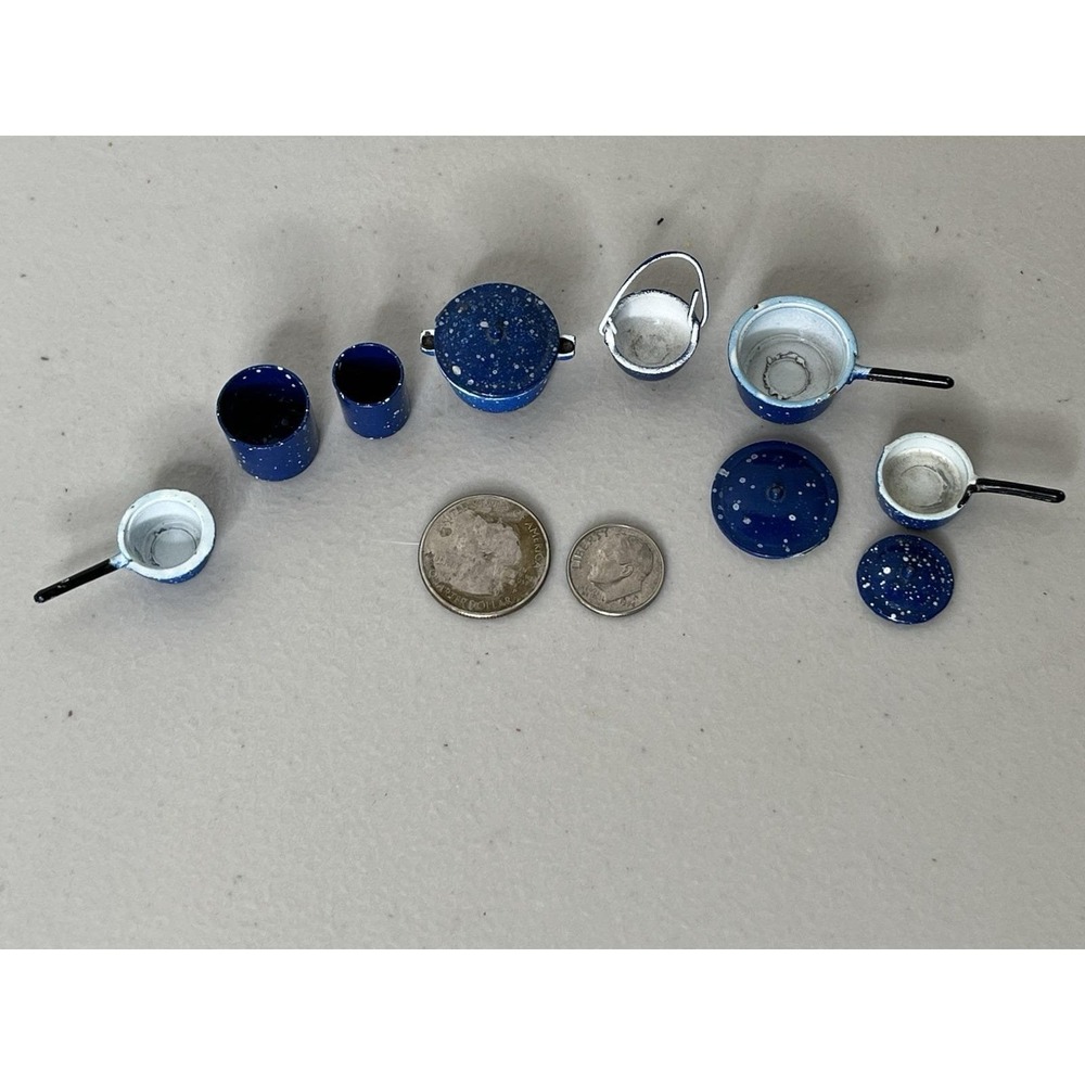 VTG Lot Dollhouse Miniature Blue Spatterware Enamel Pots, Pans and Accessories‎